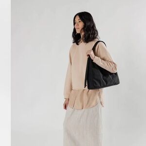 BAGGU Nylon Shoulder Bag in Black